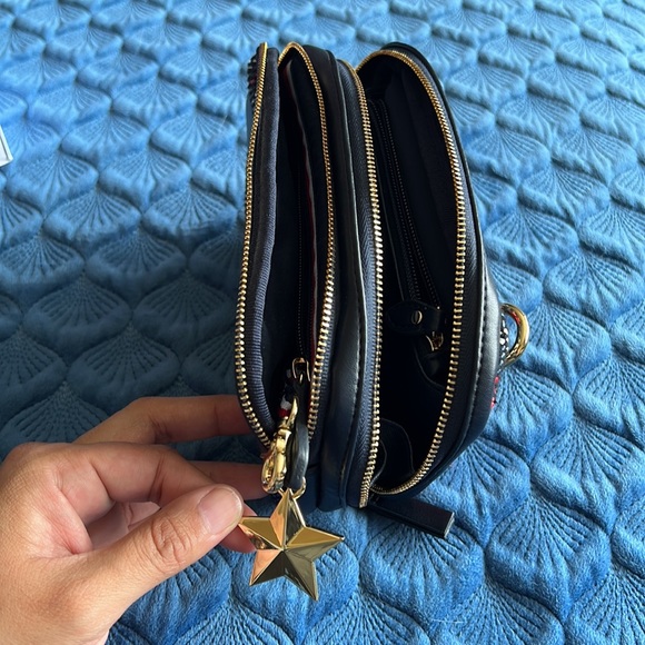 TOMMY HILFIGER BELT BAG WITH VERTICAL LINES - Picture 8 of 9